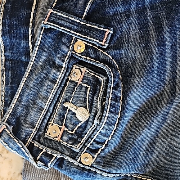 True Religion Bermuda Jean Shorts - Picture 10 of 13